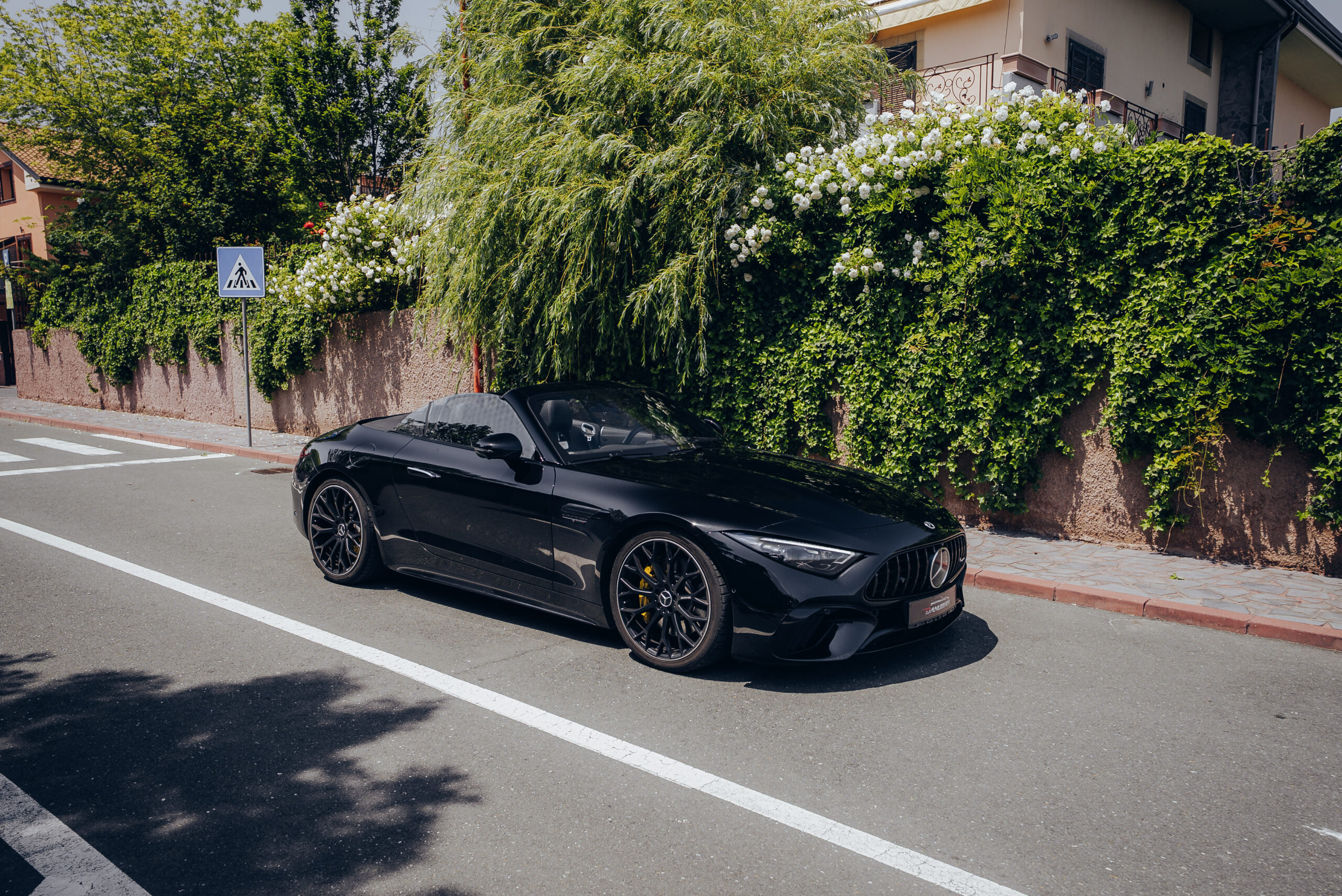 MERCEDES BENZ SL63 AMG 4MATIC+ (585 HP) 2023 + £2500 GAS MONEY